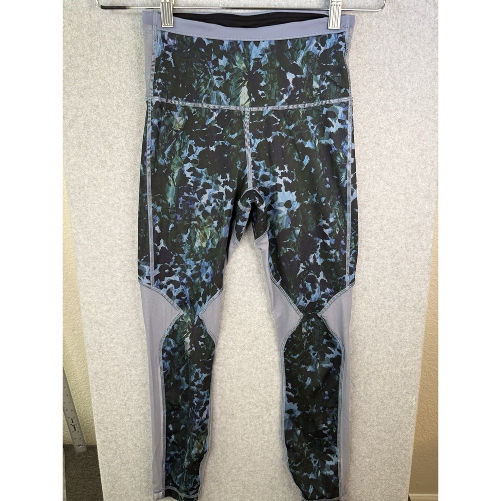 Lululemon Running in the City Tight Sz 4 In Floral Backdrop